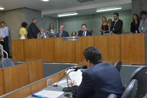 O deputado Sargento Rodrigues fez a leitura dos requerimentos protocolados - Foto:Clarissa Barçante