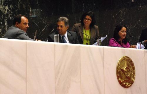 A mensagem encaminha três emendas ao projeto que trata da Lei Orgânica da Polícia Civil - Foto:Raíla Melo