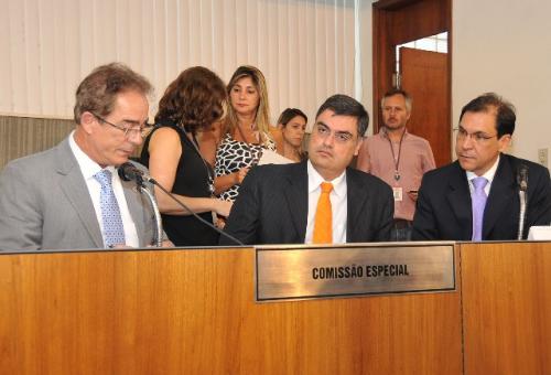 O deputado Duarte Bechir (à esquerda) foi eleito presidente da Comissão Especial da PEC 62/13 - Foto:Alair Vieira