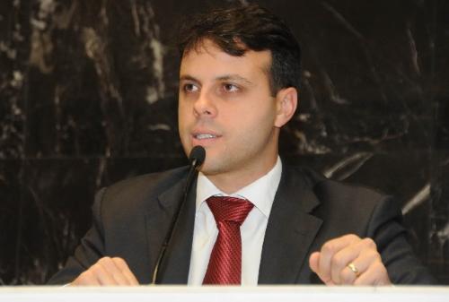 O professor adjunto da Faculdade de Direito da UFMG, Emílio Peluso Neder Meyer, foi um dos palestrantes