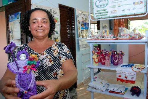Selma Evangelista procurou as artesãs mais antigas da região a fim de resgatar algumas técnicas