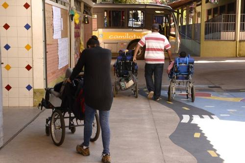 Pessoas com mobilidade reduzida estão entre aquelas que têm prioridade no atendimento - Arquivo ALMG - Foto:Guilherme Bergamini